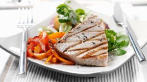 be-vua-an-dam-me-tuyet-doi-khong-nen-cho-an-nhung-loai-thuc-pham-nay-3-1491979689-width650height365