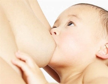 nen nuoi con bang sua me thay vi sua cong thuc